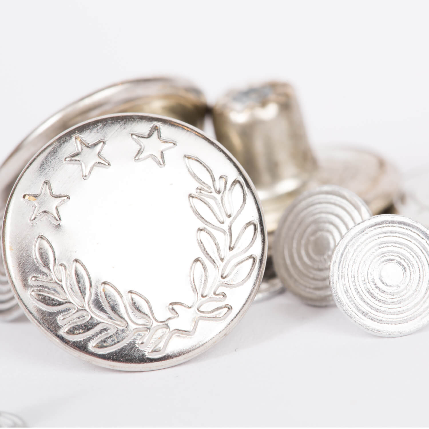 10x Metallknöpfe - Silberfarben - 17mm - Eichenlaub & Sterne