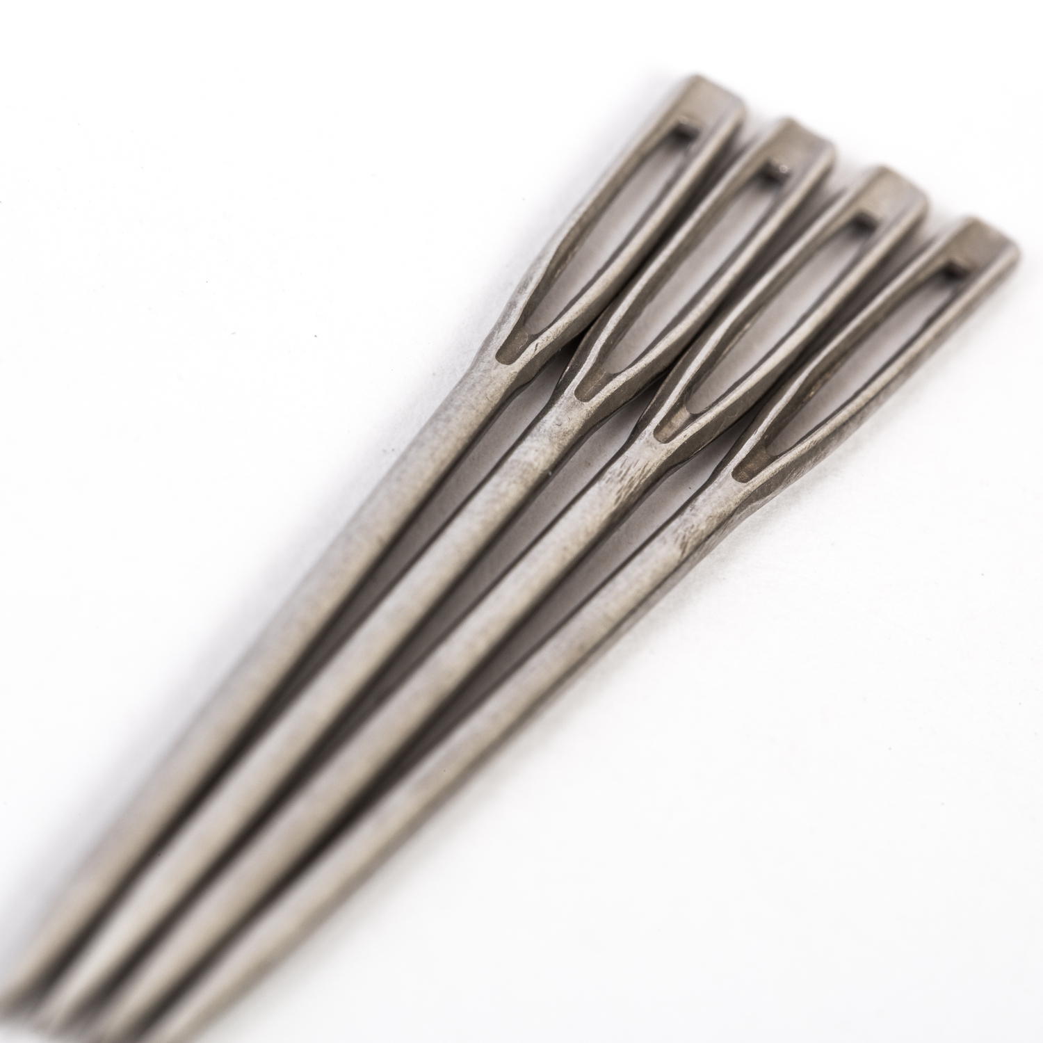4 Sticknadeln mit Spitze Nr. 16