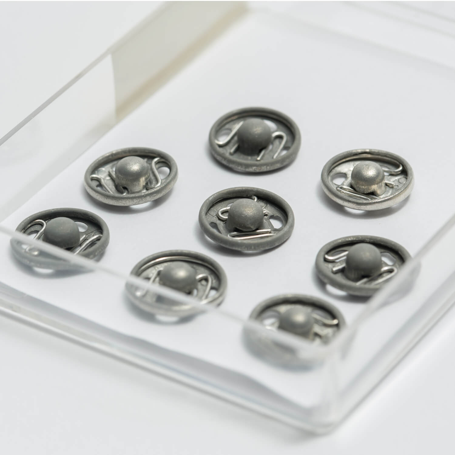 8 Druckknöpfe - 11mm - annähbar - in Kunststoffbox