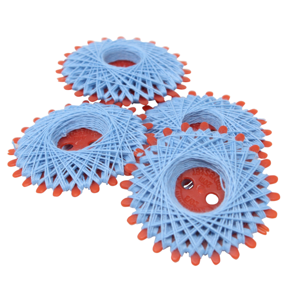 4er Set Sternzwirne, je 20 Meter Lauflänge, aus 100% Polyester in Hellblau