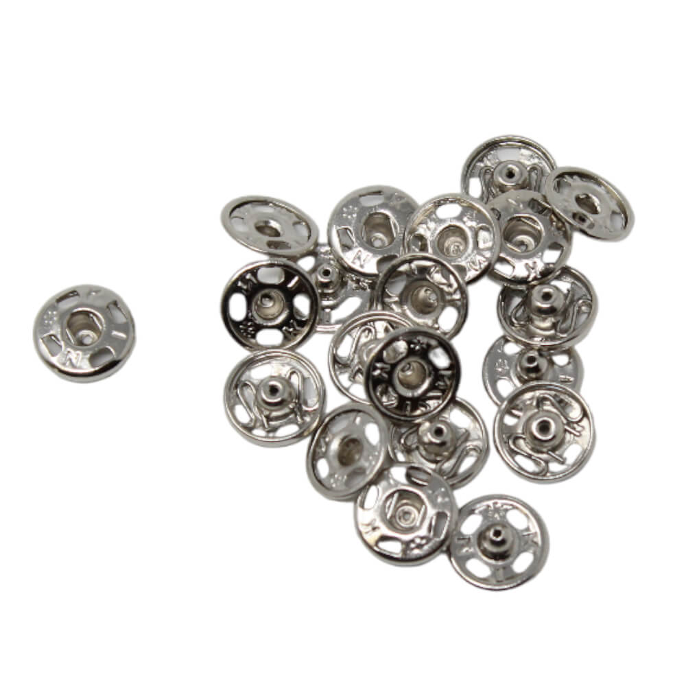 8,5 mm Druckknöpfe aus Metall in silberfarben